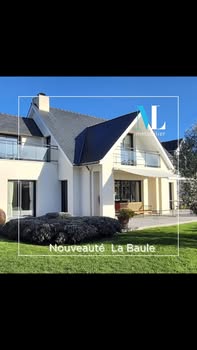 Superbe maison d'architecte située dans un quartier calme et recherché,  rdv ave...